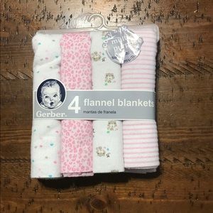 Gerber Flannel blankets🌷4 pcs